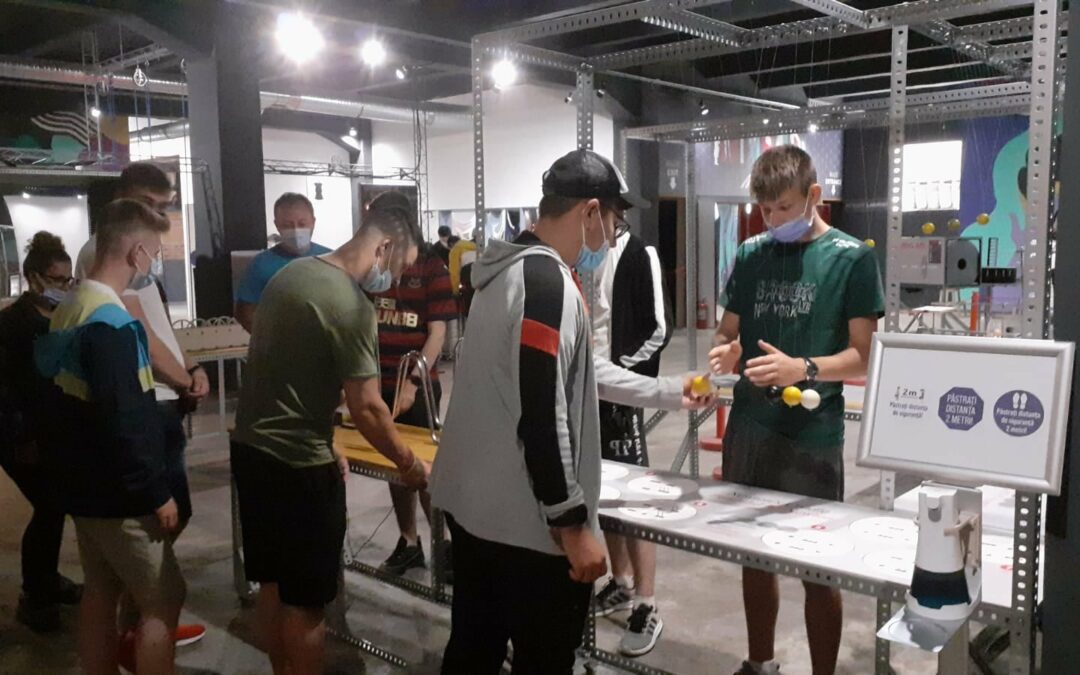 ALĂTURI DE ELEVII NOŞTRI PENTRU A ÎI AJUTA SĂ ÎŞI GĂSEASCĂ SCOPUL ÎN VIAŢĂ